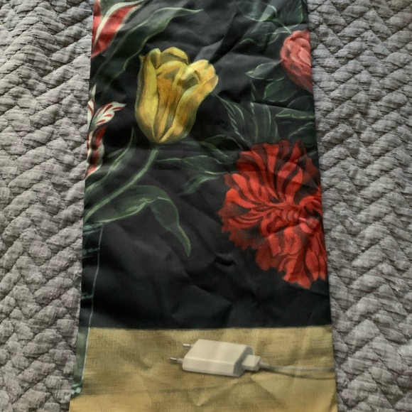 Gucci dust bag. Only 1. 8” x 18.5” - Picture 1 of 2